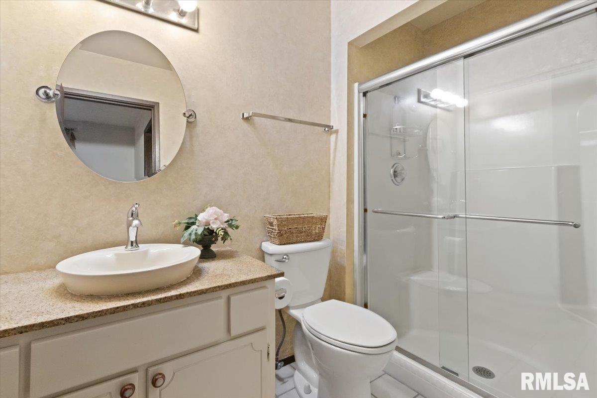 6529 North Post Oak Road Peoria, IL 61615 - Photo 28 of 54