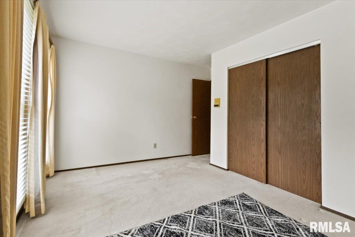 6529 North Post Oak Road Peoria, IL 61615 - Photo 32 of 54