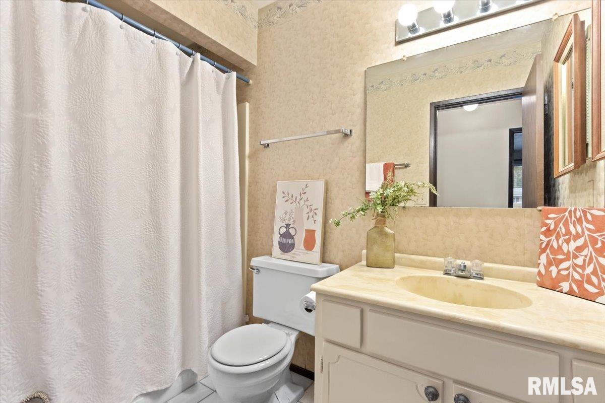 6529 North Post Oak Road Peoria, IL 61615 - Photo 34 of 54