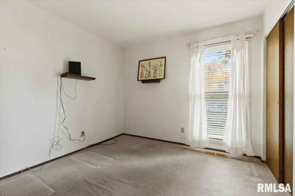 6529 North Post Oak Road Peoria, IL 61615 - Photo 35 of 54