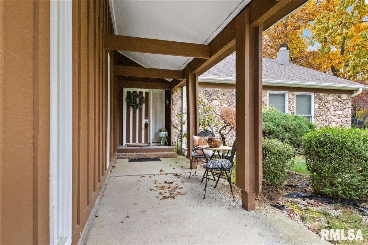 6529 North Post Oak Road Peoria, IL 61615 - Photo 4 of 54