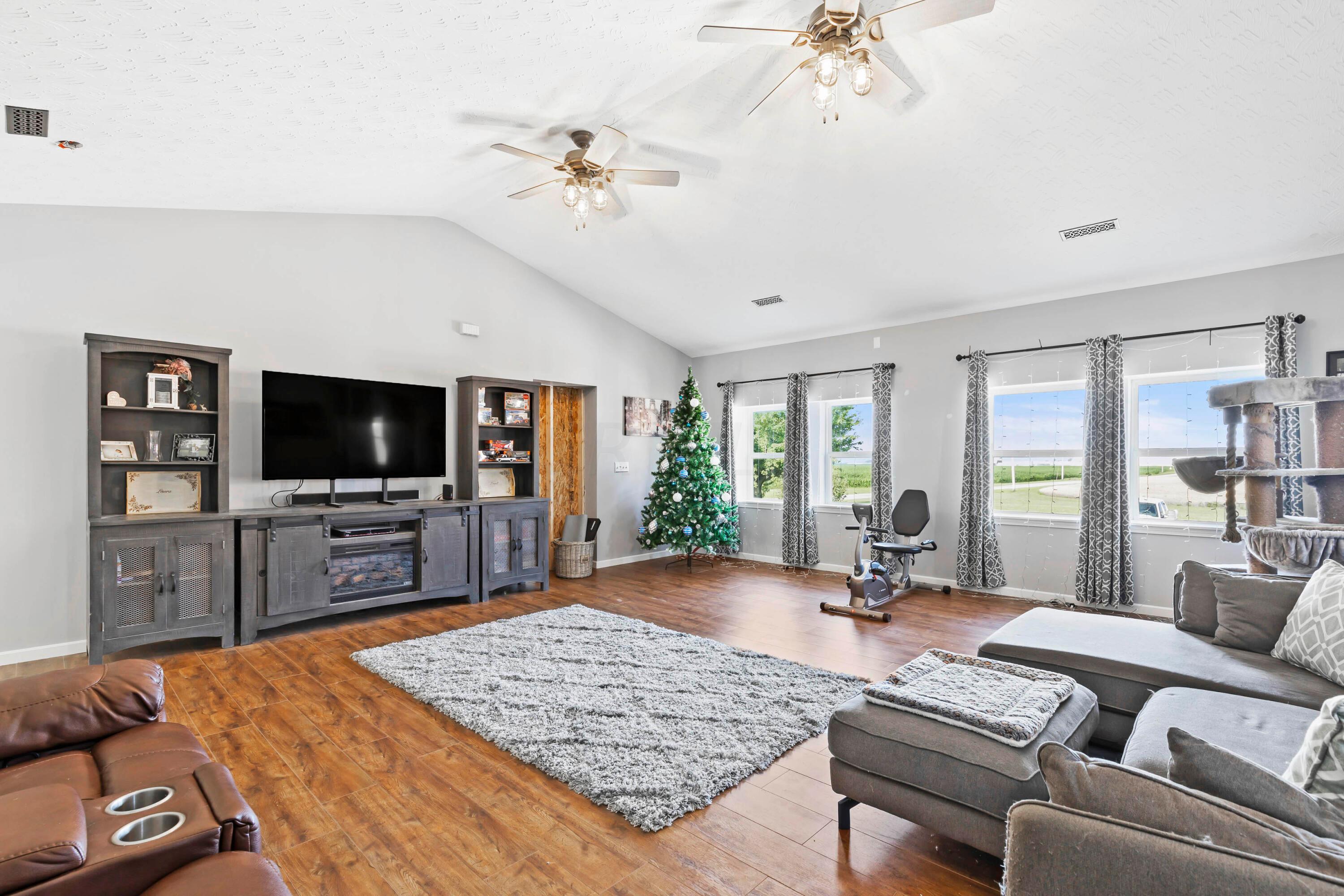 9822 Parsons Road Croton, OH 43013 - Photo 5 of 40 Living Room 2