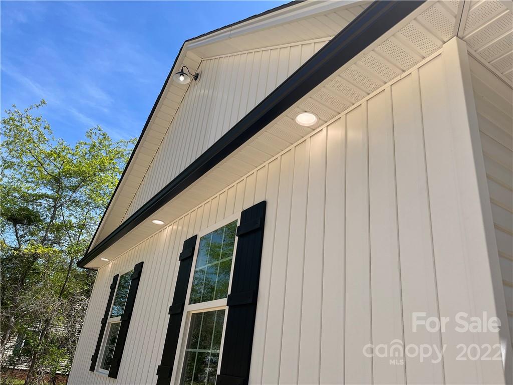 351 Quinn Road Clover, SC 29710 - Photo 3 of 46 Gallery Image 3