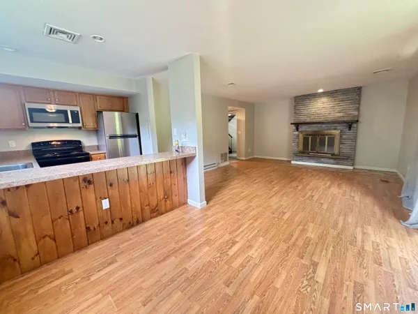 $179,900 | 229 Bacon Pond Road, Unit 452, Woodbury, CT 06798