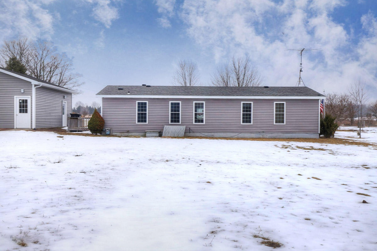 13575 Ritchie Avenue Northeast Cedar Springs, MI 49319 - Photo 19 of 23 IMG_1375