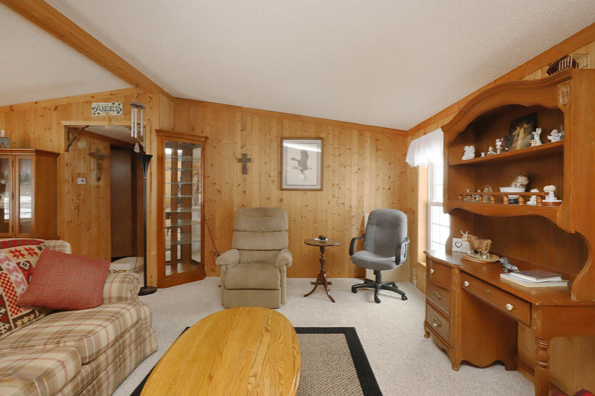 13575 Ritchie Avenue Northeast Cedar Springs, MI 49319 - Photo 6 of 23 IMG_1362