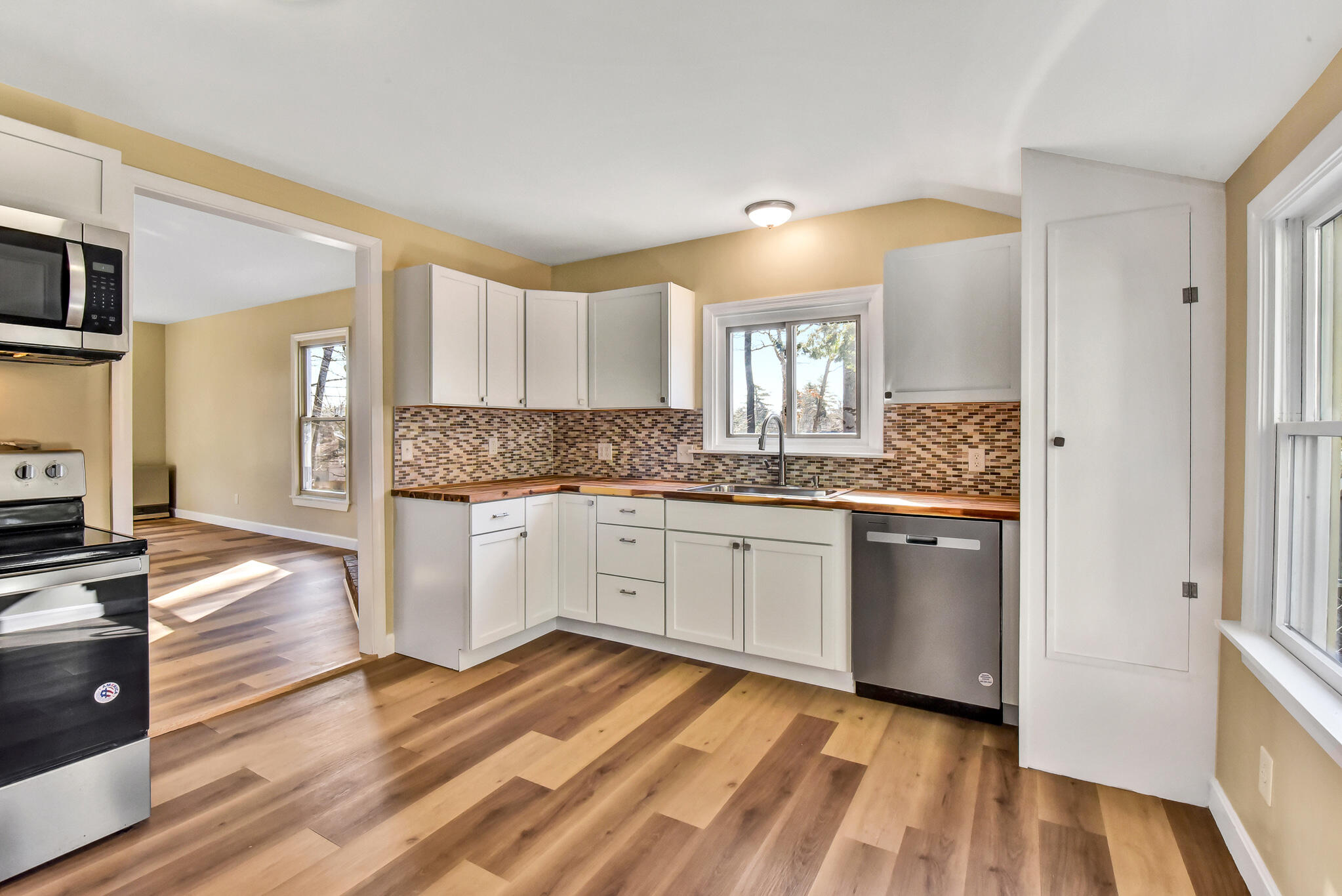 24 Lakeside Drive Windham, ME 04062 - Photo 3 of 18 IMG_0133