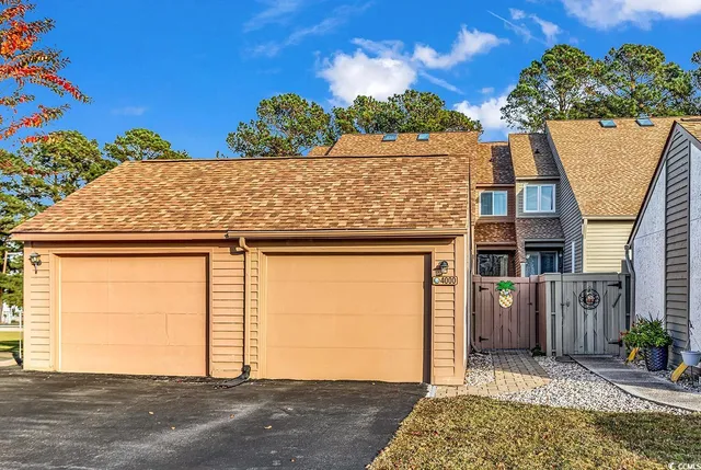 $2,400 | 4000 Fairway Lakes Drive, Myrtle Beach, SC 29577