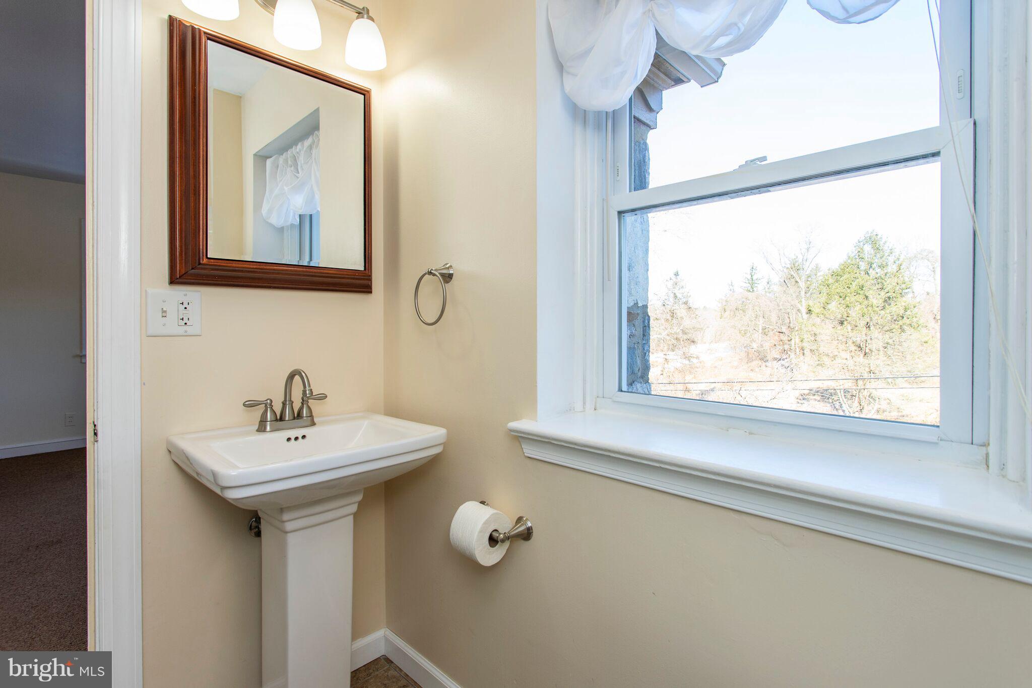 1135 Ashbourne Road Cheltenham, PA 19012 - Photo 14 of 28 Gallery Image 14