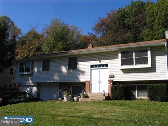 560 Cedarbrook Road Southampton, PA 18966 - Photo 1 of 11 Exterior Front