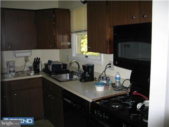 560 Cedarbrook Road Southampton, PA 18966 - Photo 2 of 11 Kitchen