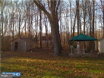560 Cedarbrook Road Southampton, PA 18966 - Photo 4 of 11 Exterior Back