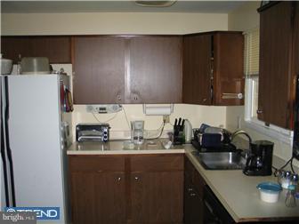 560 Cedarbrook Road Southampton, PA 18966 - Photo 10 of 11 Kitchen