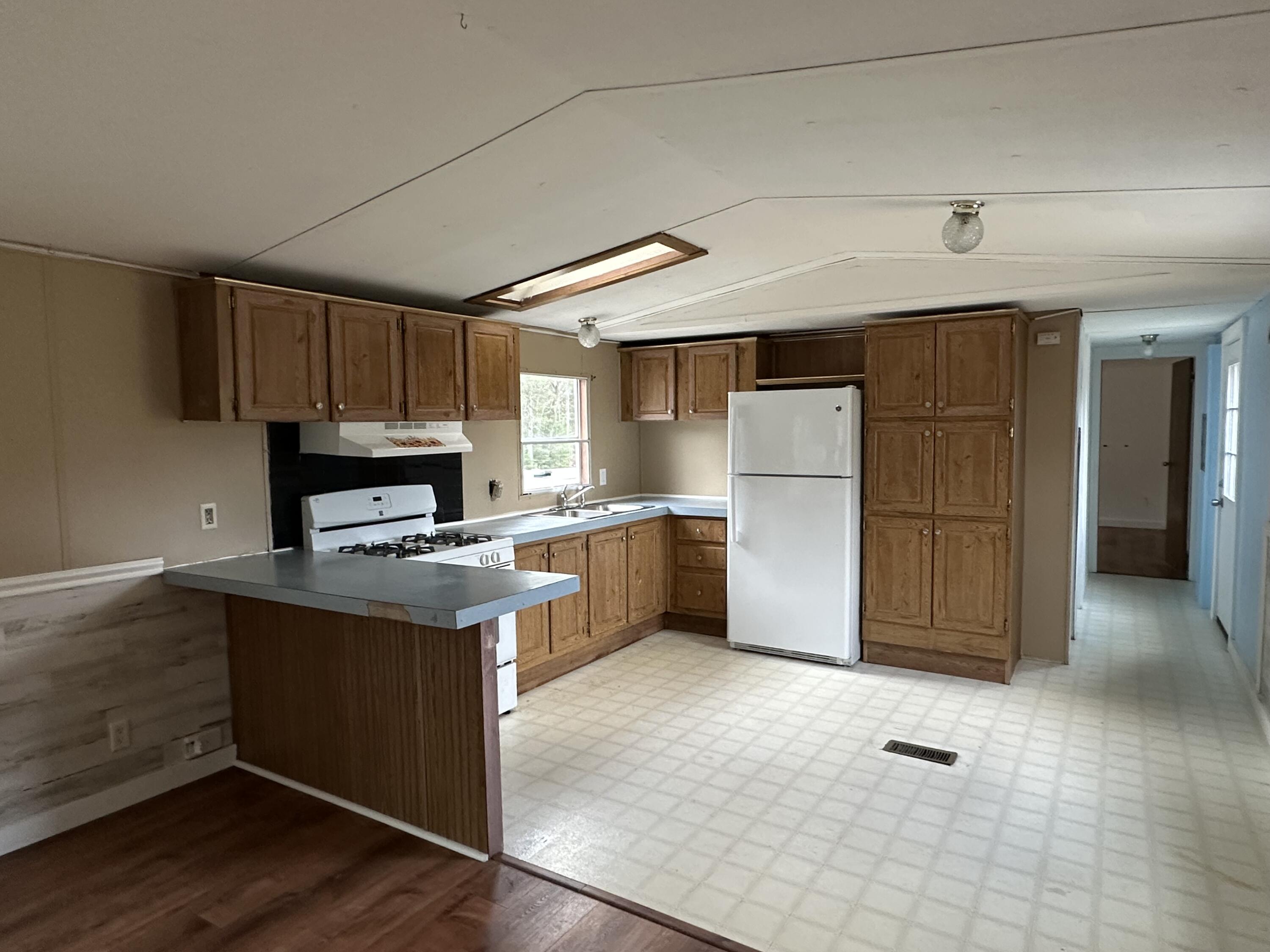 599 Toddy Pond Road Surry, ME 04684 - Photo 6 of 31
