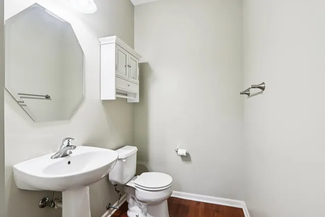 $424,900 | 426 Plaza Place, Aurora, IL 60504