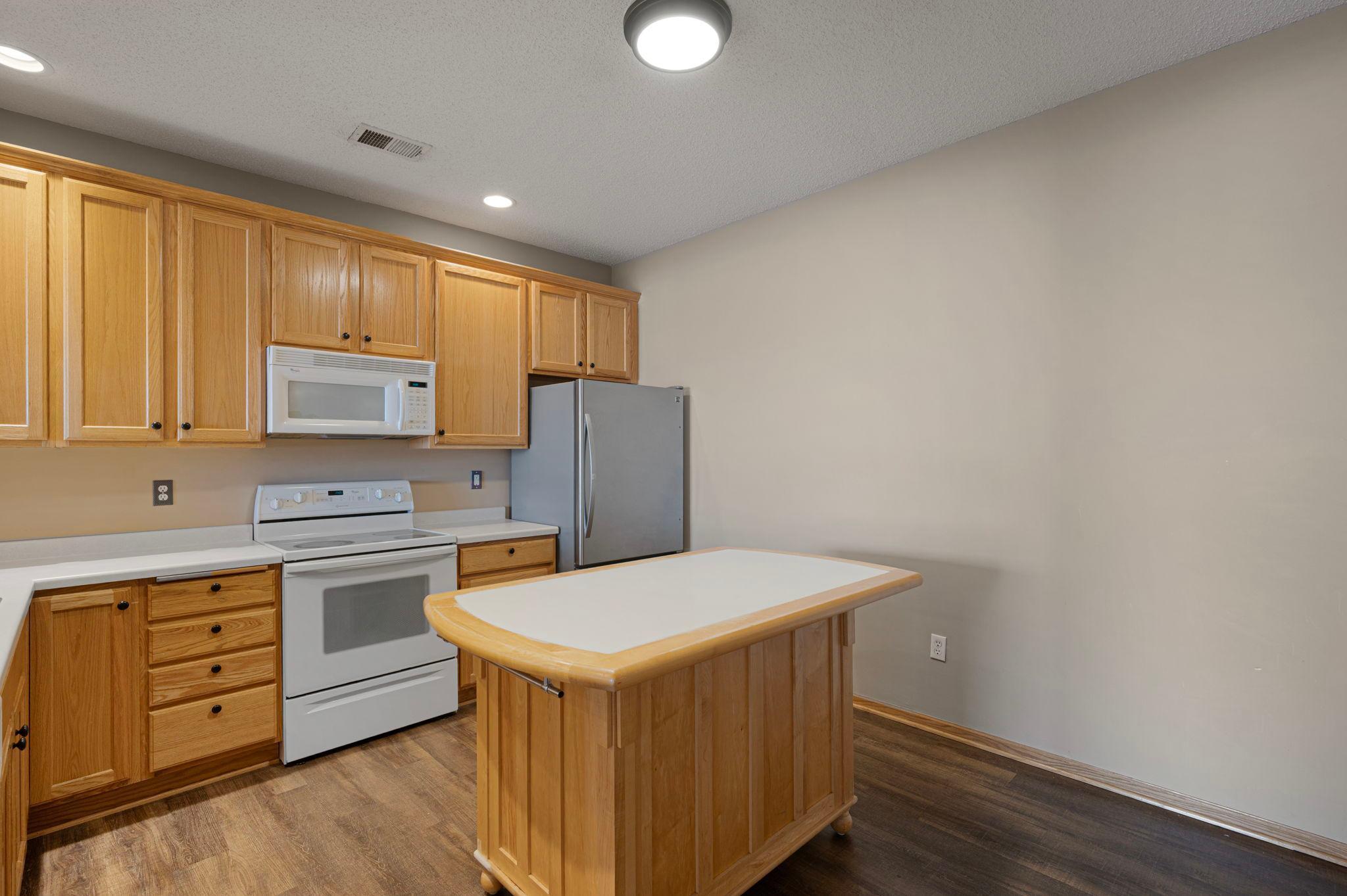 8026 Golden Valley Road Golden Valley, MN 55427 - Photo 9 of 29 Gallery Image 9