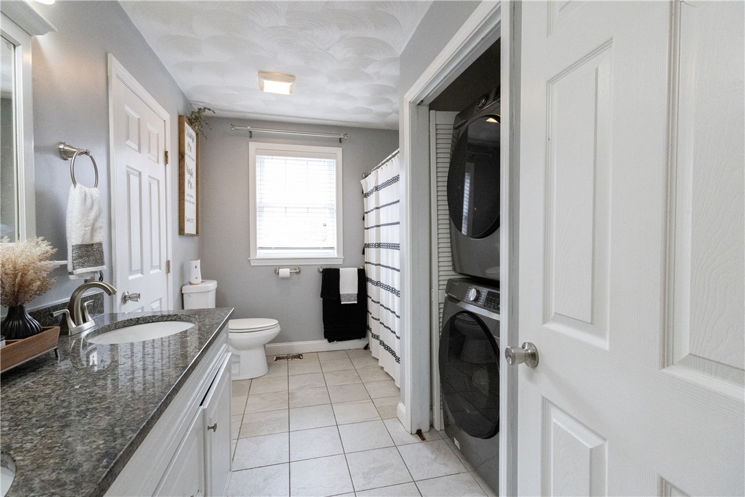 32 Dike Street Woonsocket, RI 02895 - Photo 11 of 20 Primary Bathroom
