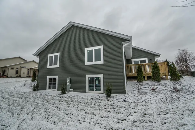 $439,900 | W206N16182 Stonebrook Drive, Jackson, WI 53037