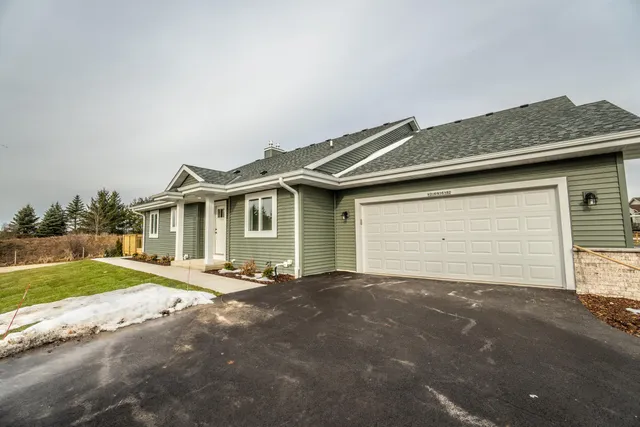 $439,900 | W206N16182 Stonebrook Drive, Jackson, WI 53037