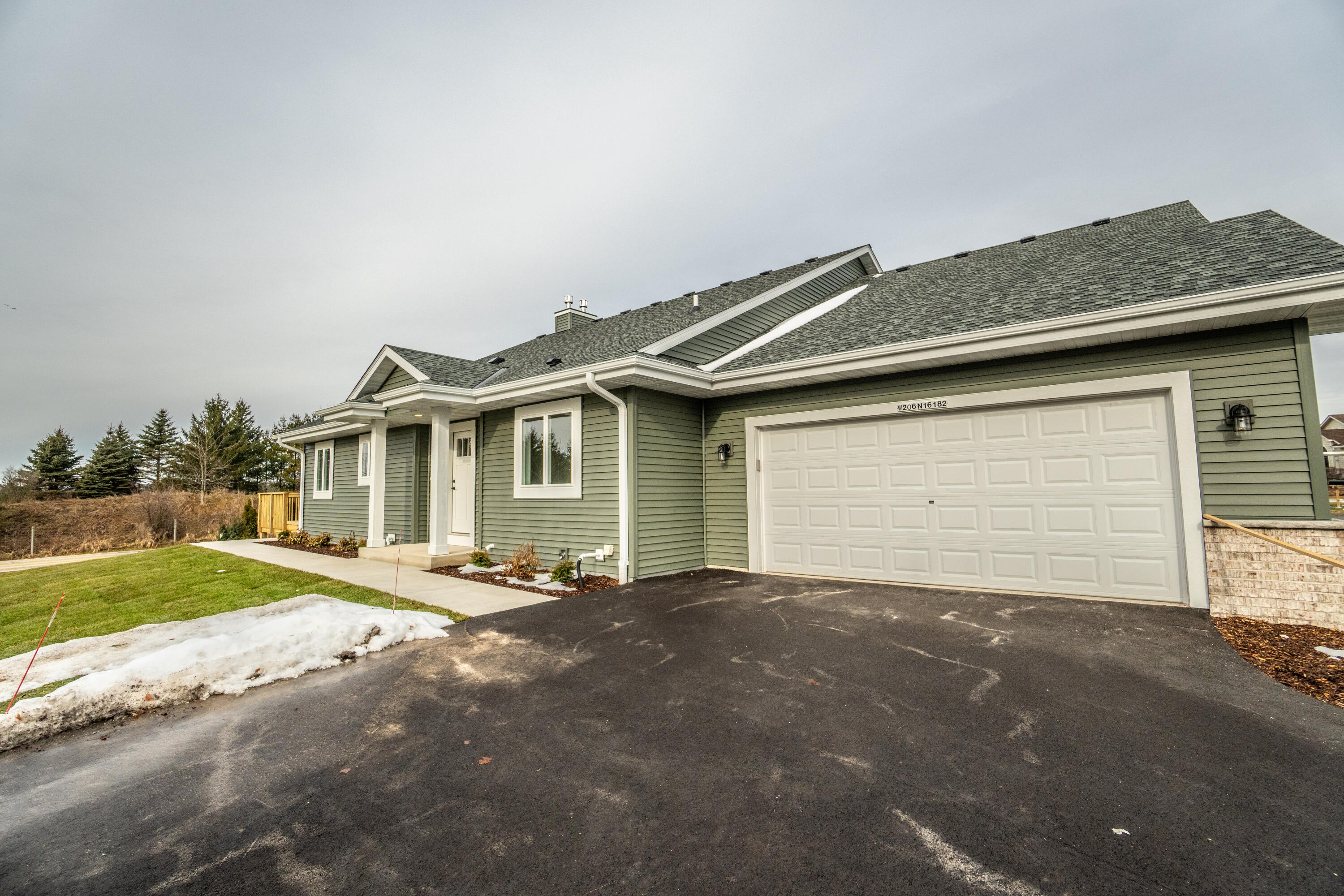 W206N16182 Stonebrook Drive Jackson, WI 53037 - Photo 3 of 20 DSC03789