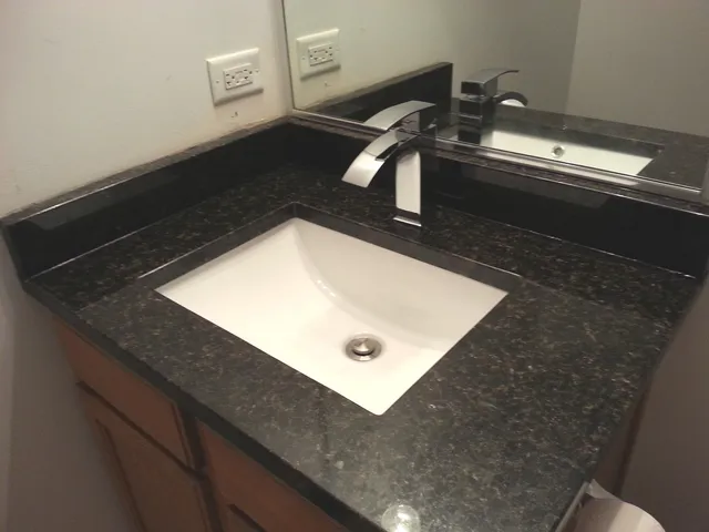 $2,890 | 928 Charlton Lane, Naperville, IL 60563