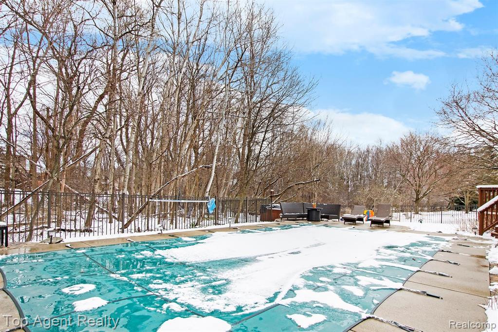 1470 Burhaven Drive Rochester Hills, MI 48306 - Photo 6 of 47