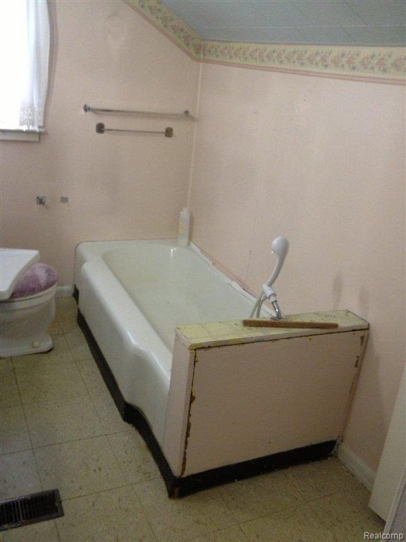 17650 Reed Street Melvindale, MI 48122 - Photo 8 of 10 009.JPG