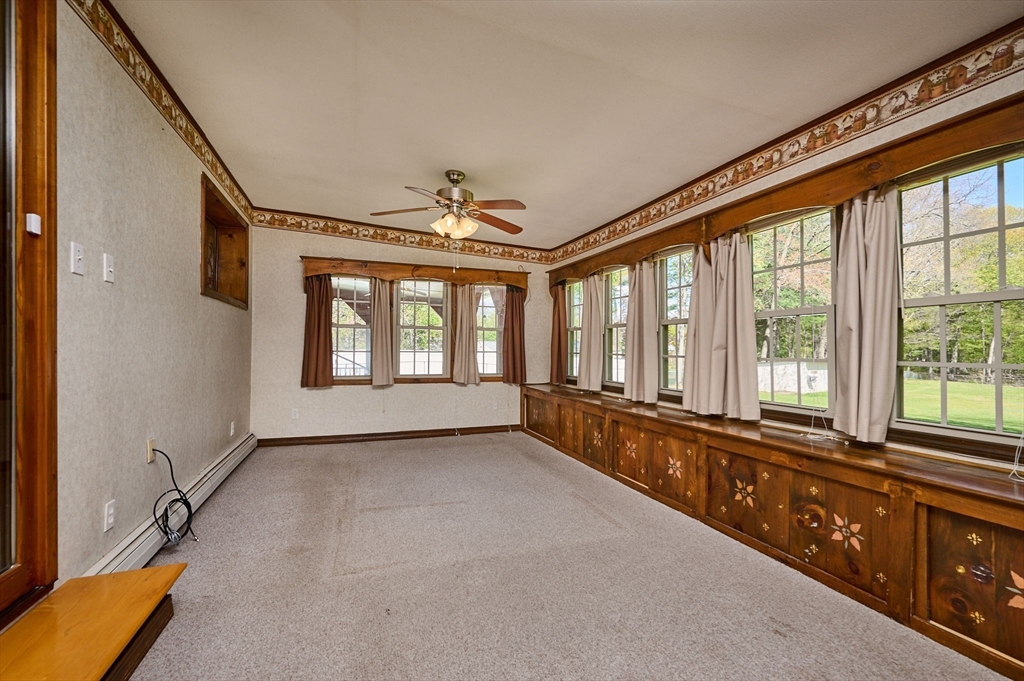 363 Cooley Street Springfield, MA 01128 - Photo 13 of 37