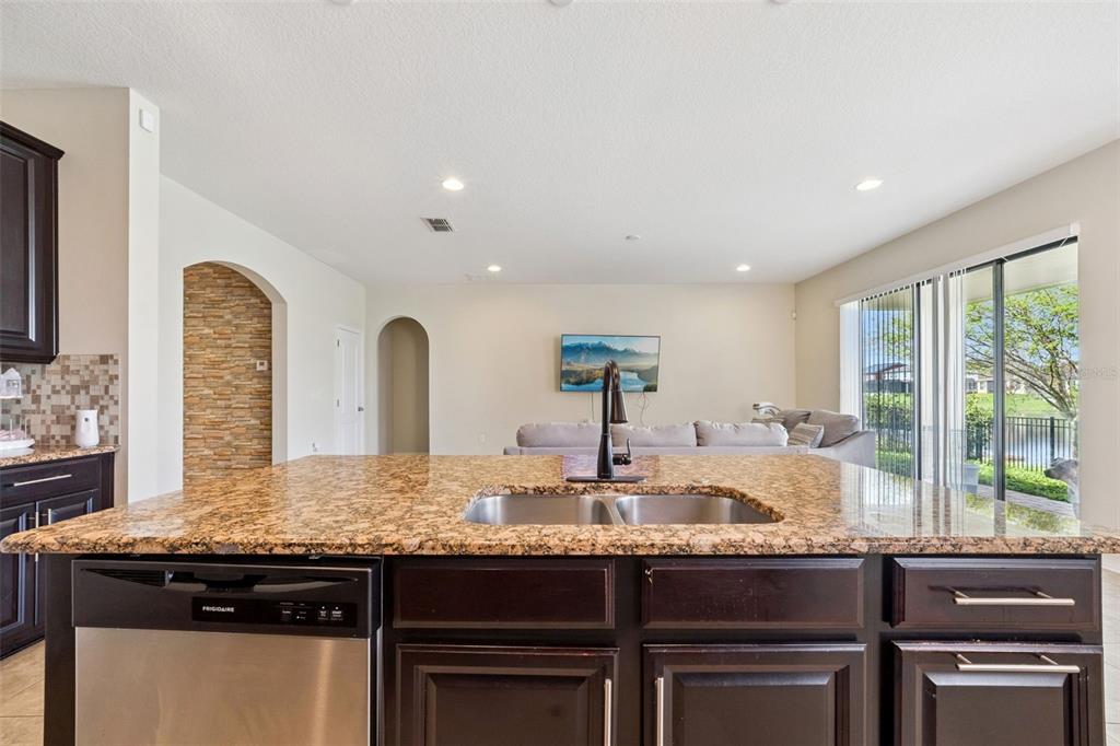 1005 Fountain Coin Loop Orlando, FL 32828 - Photo 15 of 34