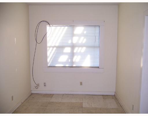 1224 2nd Street Corpus Christi, TX 78404 - Photo 2 of 8 a view of empty room with window