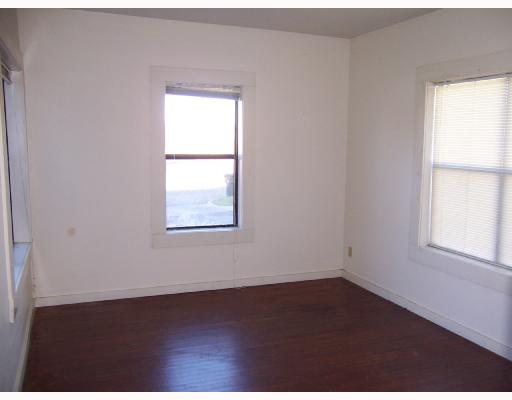 1224 2nd Street Corpus Christi, TX 78404 - Photo 8 of 8 an empty room with a window