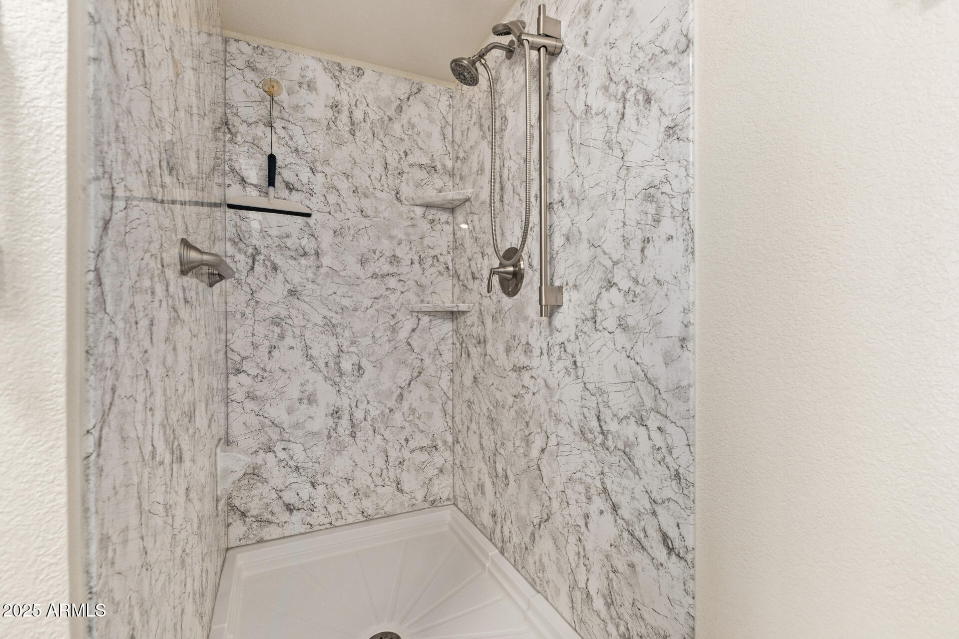 520 South Greenfield Road, Unit 34 Mesa, AZ 85206 - Photo 16 of 39 Primary Bathroom