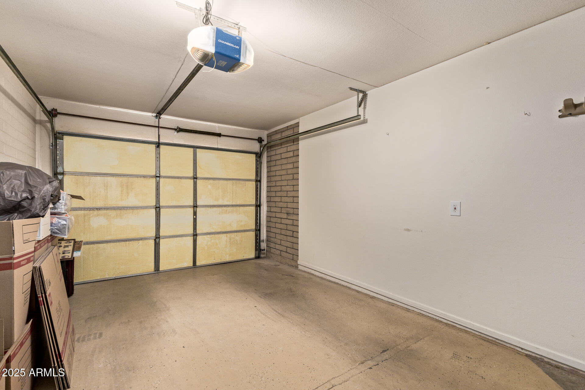 520 South Greenfield Road, Unit 34 Mesa, AZ 85206 - Photo 25 of 39 Garage