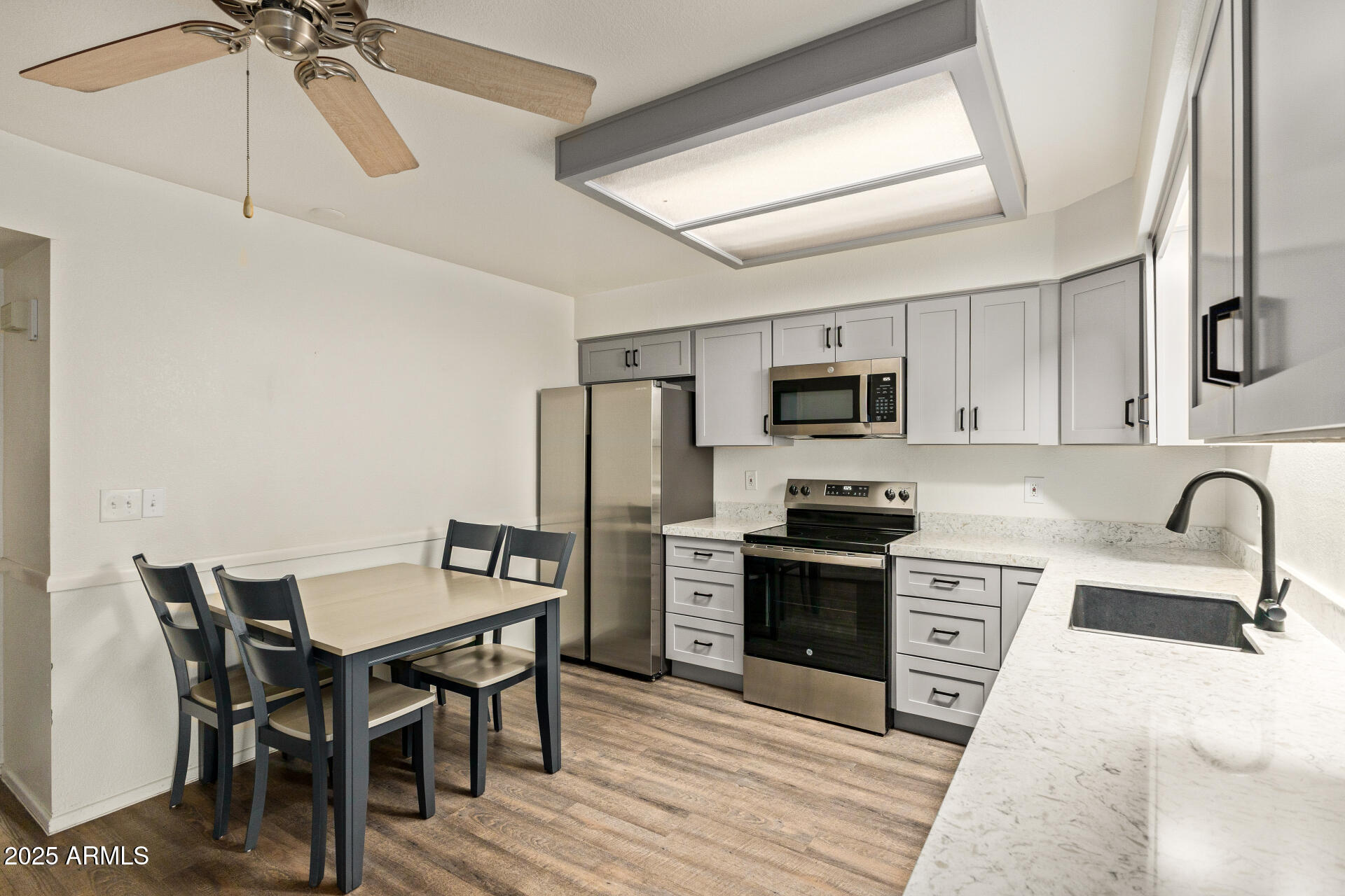 520 South Greenfield Road, Unit 34 Mesa, AZ 85206 - Photo 10 of 39 Remodeled Kitchen
