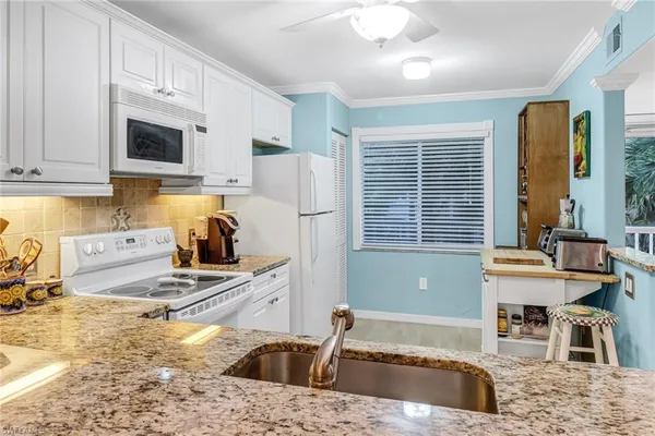 $1,999 | 3041 Sandpiper Bay Circle, Unit H201, Naples, FL 34112