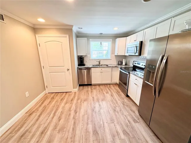 $2,300 | 4318 Lake Underhill Road, Unit 17, Orlando, FL 32803