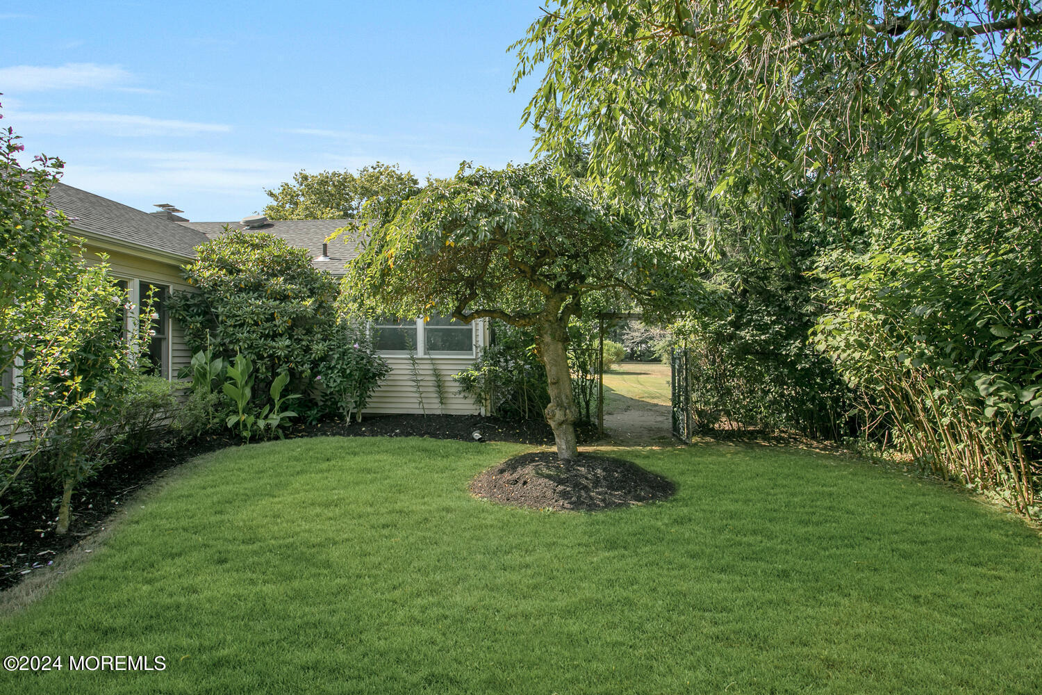 20 Rutledge Drive Red Bank, NJ 07701 - Photo 35 of 36 20 Rutledge Dr Red Bank NJ-large-042-003