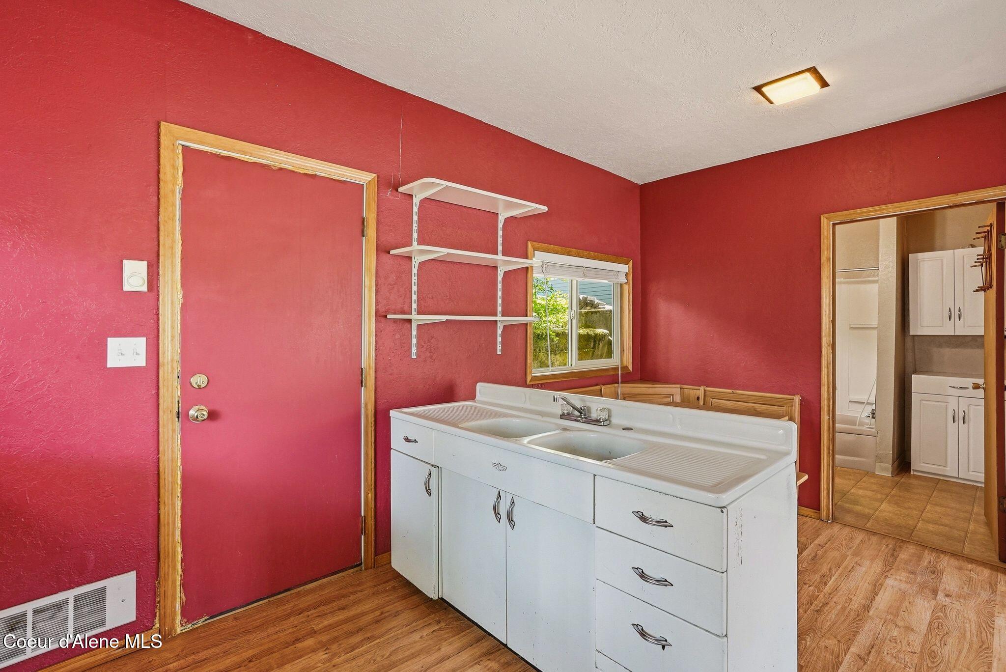 24305 North Lakeview Boulevard Rathdrum, ID 83858 - Photo 16 of 45 appliances included