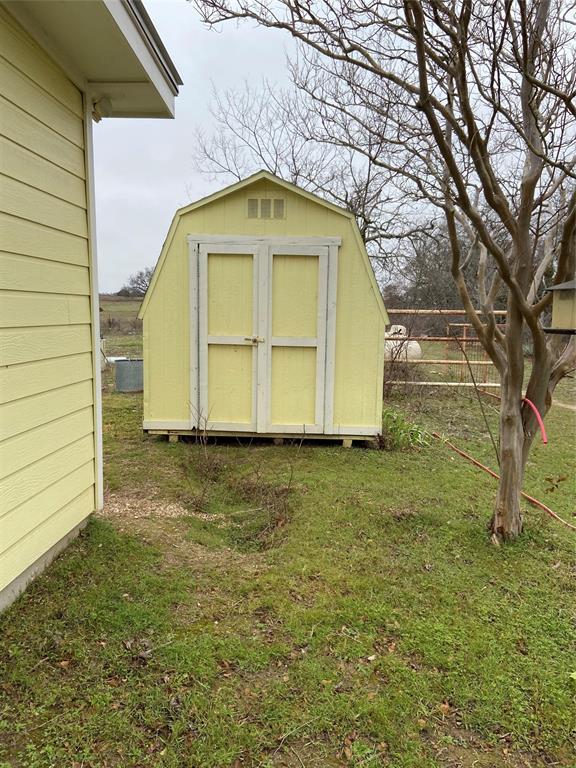 300 R T Lane Weatherford, TX 76085 - Photo 16 of 25 Gallery Image 16