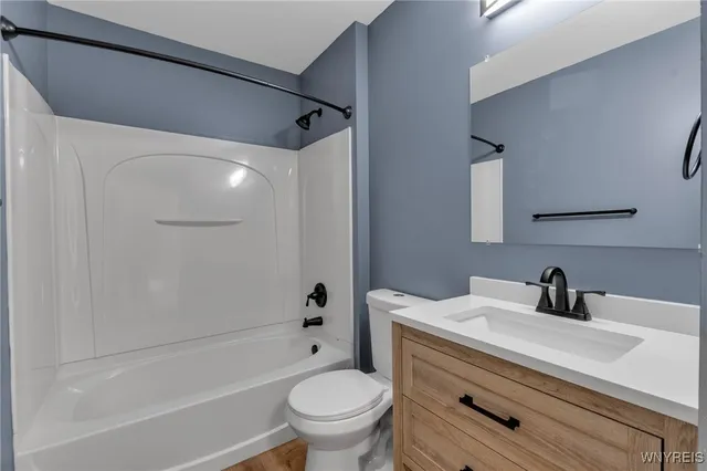 $499,900 | 1546 Evergreen Drive, Lake View, NY 14085