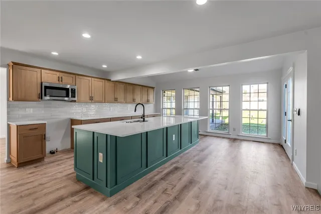 $499,900 | 1546 Evergreen Drive, Lake View, NY 14085