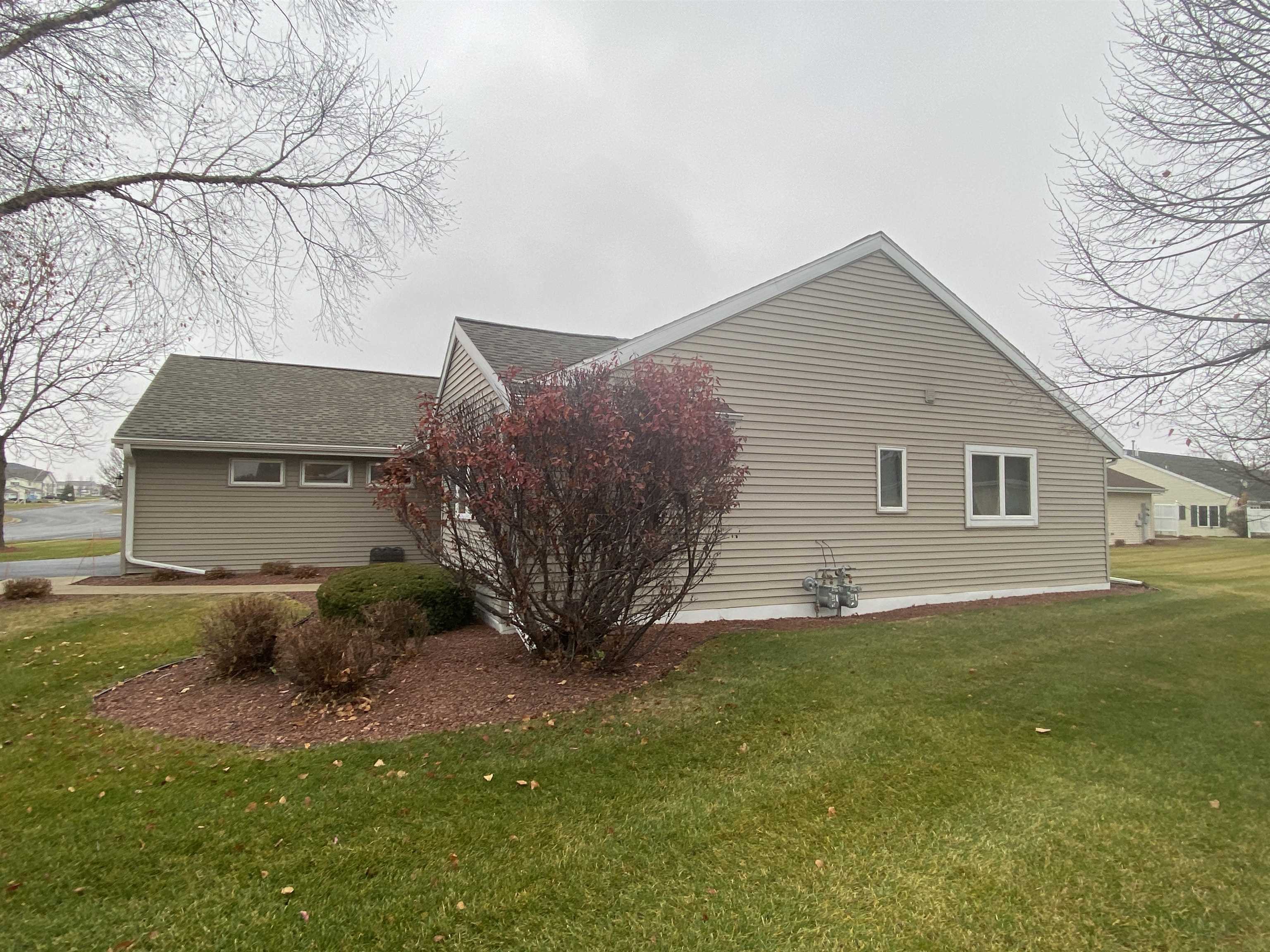 616 Reena Avenue Fort Atkinson, WI 53538 - Photo 4 of 40