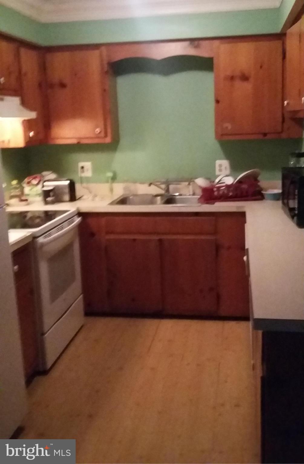 253 Dry Mill Road Southwest Leesburg, VA 20175 - Photo 3 of 7 Kitchen