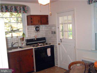 141 Golf Hills Road Havertown, PA 19083 - Photo 3 of 6