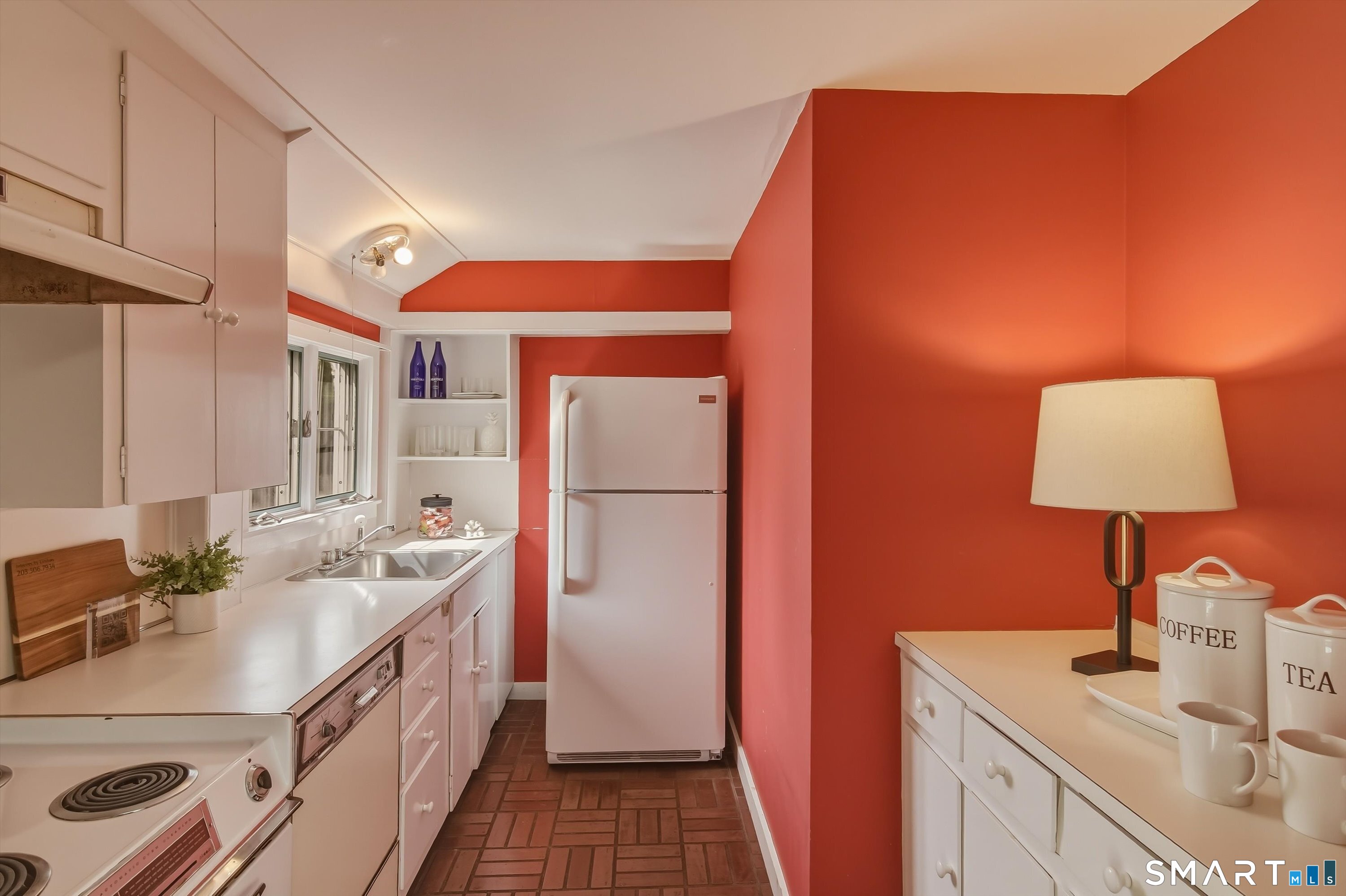 48 State Street Guilford, CT 06437 - Photo 14 of 40