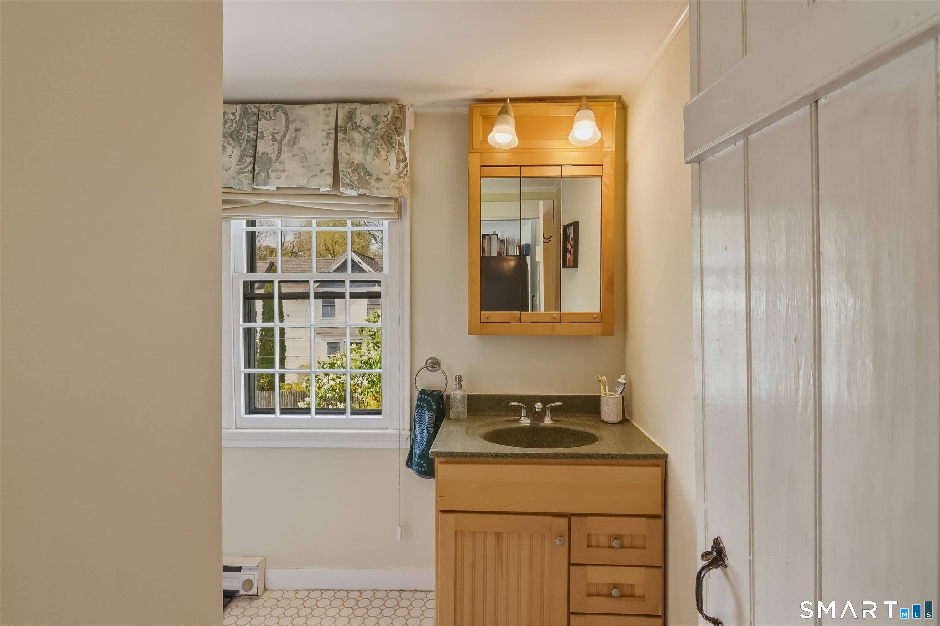 48 State Street Guilford, CT 06437 - Photo 32 of 40 Upper Level Bathroom