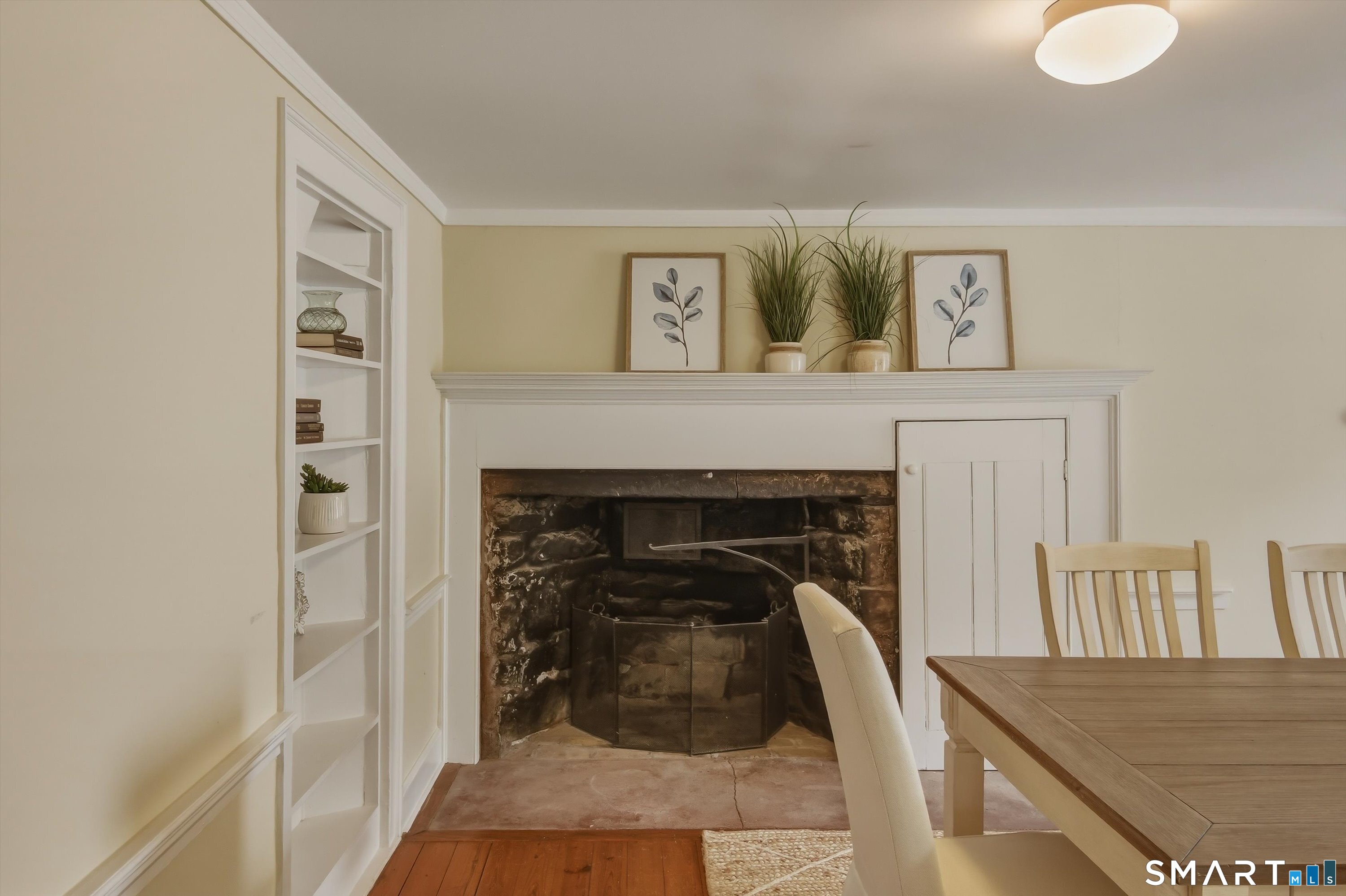 48 State Street Guilford, CT 06437 - Photo 6 of 40 18th Century Fireplace one of 3