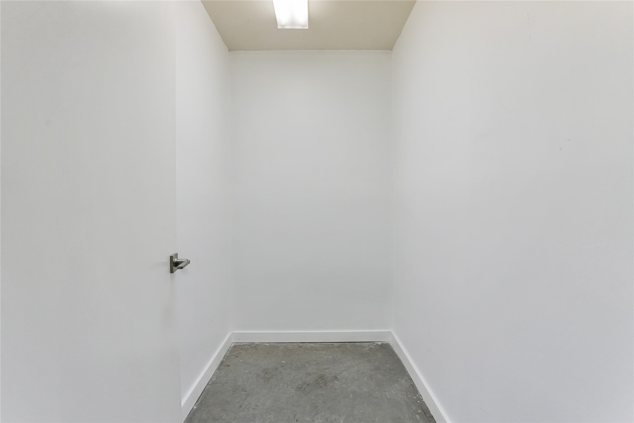2000 Bagby Street, Unit 2401 Houston, TX 77002 - Photo 18 of 39 a view of a small space