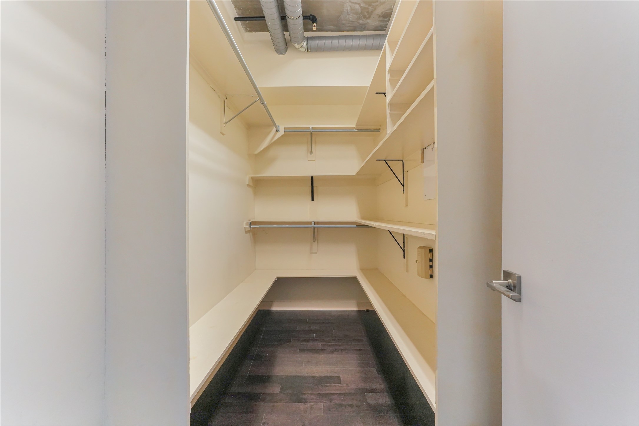 2000 Bagby Street, Unit 2401 Houston, TX 77002 - Photo 8 of 39 a view of entryway