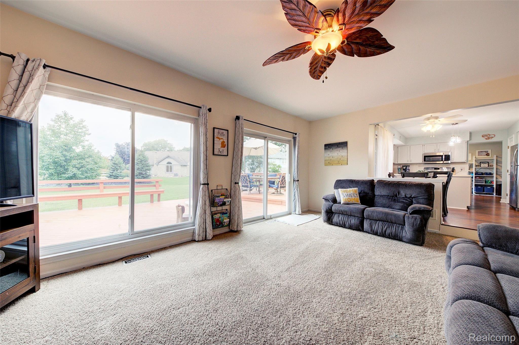 6853 Carlton Road Canton, MI 48187 - Photo 22 of 51 22 Family Room.jpg